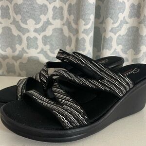 Skechers Black Wedge Slide Sandals with Rhinestone Straps Womens size 9